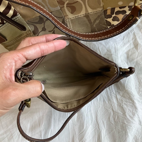 Coach patchwork shoulder bag with wristlet pouch - Picture 9 of 11